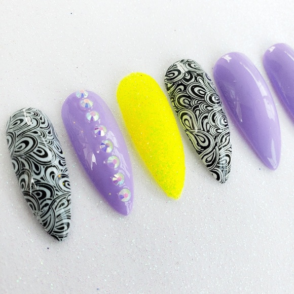 *Harley* Reusable Press-on Nail Designs - Picture 2 of 7